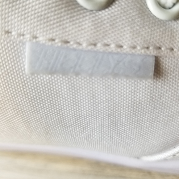 Heelys Pro 20 Canvas All White Wheeled Heel Shoes - Picture 8 of 10